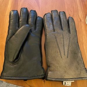 UGG fur-lined leather gloves